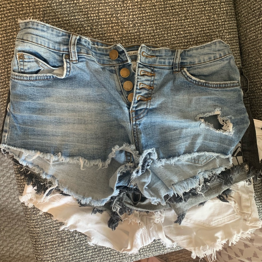 Billabong shorts size 27 -jean, white, and pattern